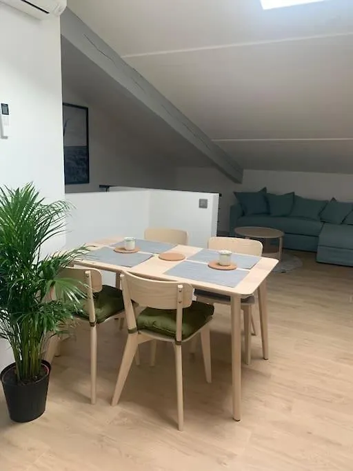 Magnifique Appartement T2 En Centre Village Saverdun France