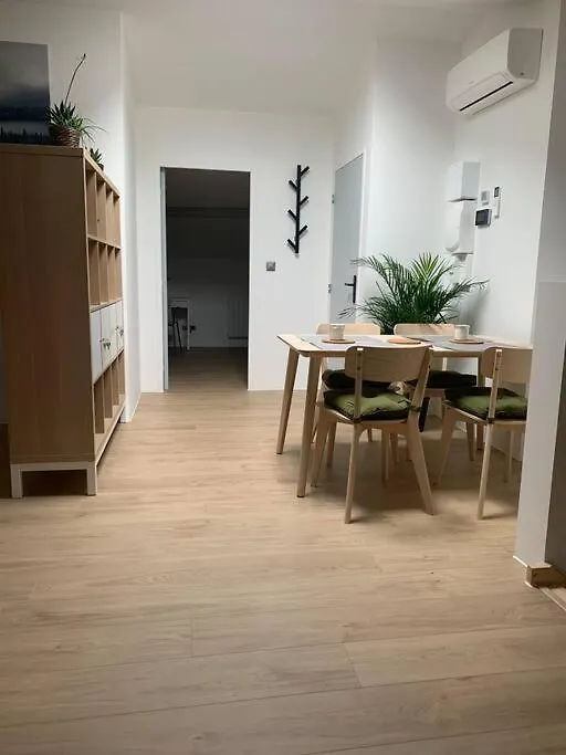 Magnifique Appartement T2 En Centre Village Saverdun